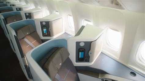 klm 777 business|KLM introduces new World Business Class seats aboard B777 fleet.